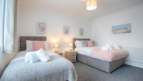 City Access - 3 Beds - Parking - Smart TVs - Foto 3