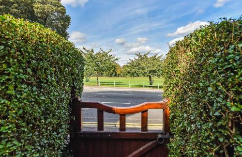 Traditional 3-Bed Property in Pontcanna with Parking - Foto 4
