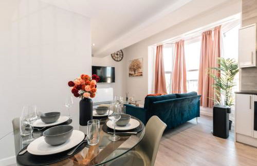 Central 3 Bed Apartment Southampton Perfect for Short & Long Stay Close to Shops - Foto 1