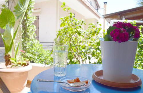 Violet Bedroom and Apartment - Photo 37