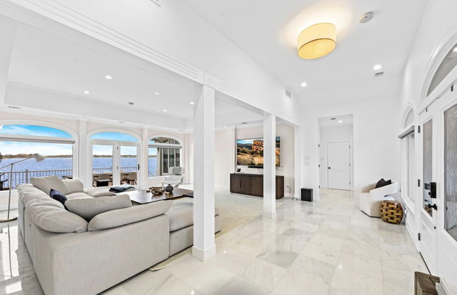 Monmouth Beach 4BR Villa on the Water - Foto 23