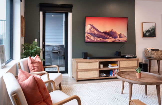 Hemlock Hangout By Revelstoke Vacations - Photo 23