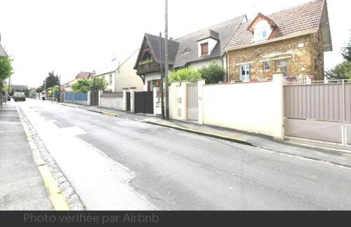 Chic Parisian - 5' RER C Paris - Orly 15 min - Foto 14