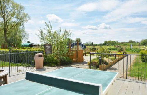 Exquisite Lake lodge in Hoburne Holiday Resort - Valentino Rose Lodge - Foto 73