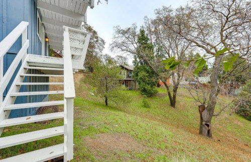 2 Mi to Lake Arrowhead! Mtn-View Hideaway with Deck - Foto 30