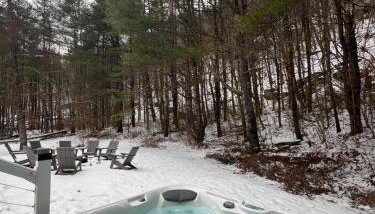 Catskill MNTN Escape 5 BR 3 bath Villa Hot Tub Fire Pit Best Group Stay - Foto 2