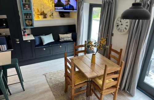 The End House at The Old Farmhouse - Photo 7