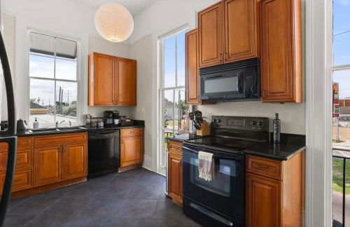 Marigny BD Surrounded by Music Food and Art - Foto 11