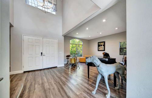 Stunning Hilltop 5BR With View And Hot Tub! - Foto 7