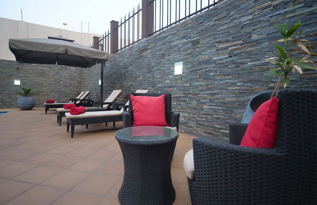 Oak Plaza Suites - Photo 41