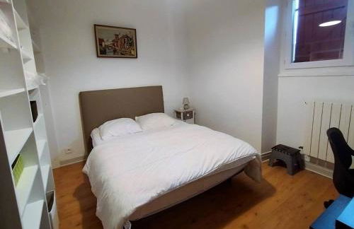 Appartement T3 confortable avec terrasse, 2 chambres, cuisine équipée, Wi-Fi – Larressore - FR-1-495-122 - Foto 9