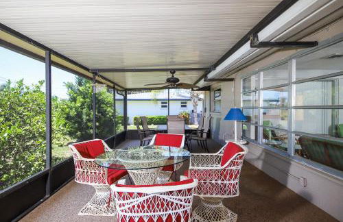 Siesta Sol Art Bungalow- 2 miles to Siesta Key! - Foto 12