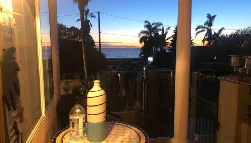 Cozy beach home walking distance from ocean - Foto 2