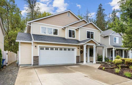 Spacious 4 bed near park/trails - Foto 1