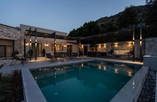 Eumelia Iconic Villa, with Heated Pool & Whirlpool, By ThinkVilla - Foto 19