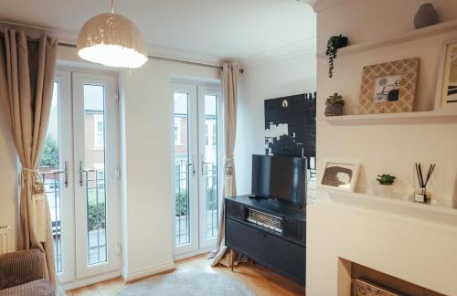 5 Bed Family Home- Free Parking - Foto 36