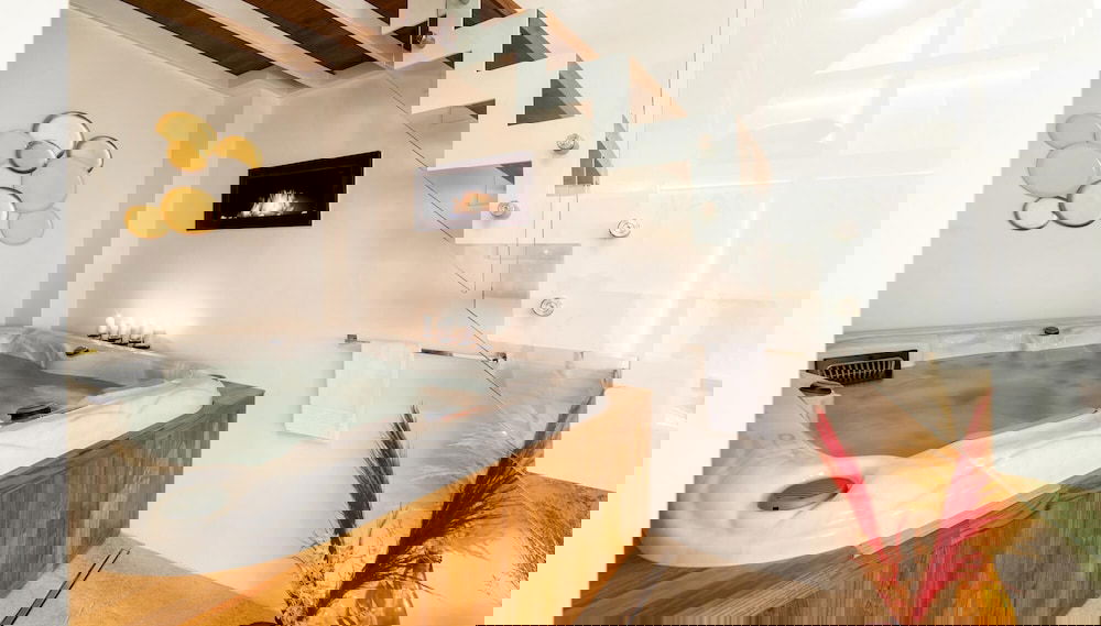 Old Court Luxury Suite&Spa by MONHOLIDAY - Foto 1, Habitación