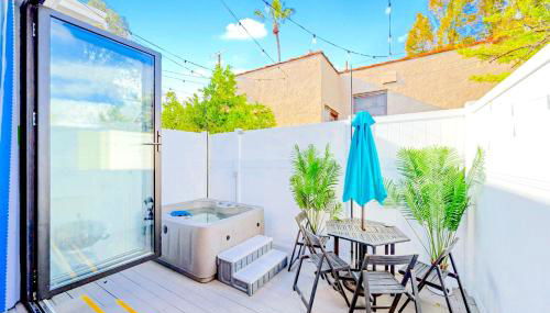 B- InstaWorthy & Family-Friendly NoHo Gem- Near Universal & Hollywood with Parking, Games, and Hot Tub - Foto 2