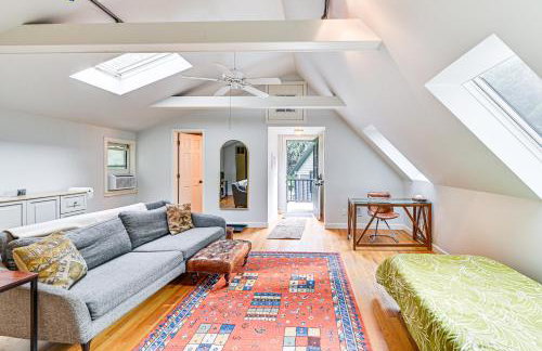 8 Mi to Tanglewood and Butternut Ski Spacious Home! - Foto 41