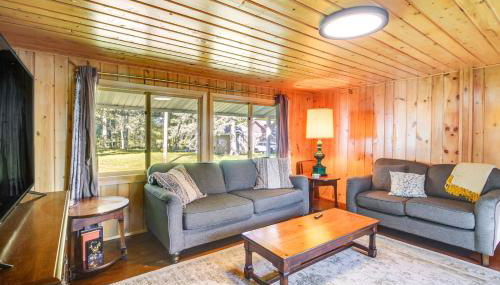 Lakefront Minnesota Escape with Fire Pit and Boat Dock - Foto 4