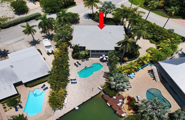 Waterfront Luxury Home With Pool And Boat Dock 3 Bedroom Home by RedAwning - Foto 21