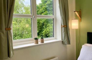 Rhubarb Retreat - Stylish House, Sleeps 5, 10 mins to Durham City & Parking & Garden - Foto 50