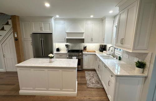 Beautifully Renovated 2 Bed 2 Bath Private Home - Foto 2