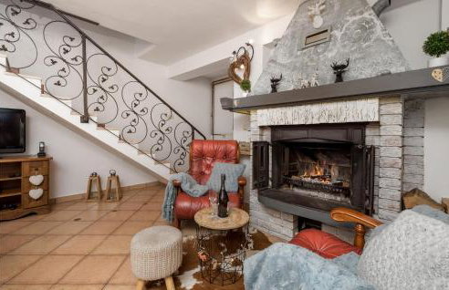 Awesome Home In Stari Laz With Kitchen - Foto 20