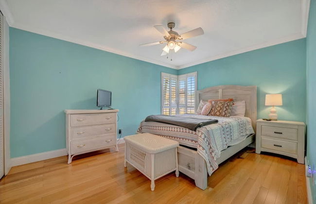 The Crown House 4b Pool Home 6 Mins to IR Beach - Photo 15