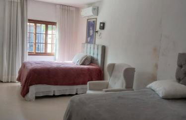 Linda casa com piscina, quiosque e churrasqueira a 150 metros da praia - Foto 21