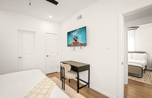 Gated Resort, 2 Homes, 9BR Ensuites, Slps27, Pool - Photo 38