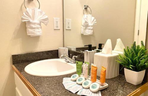 Spacious & comfy home in ultra-convenient location 2025 Traveller Award Winner - Foto 61