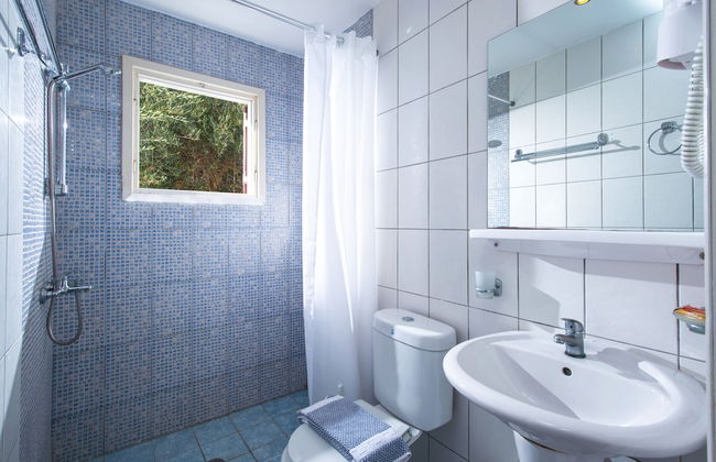 Primavera Beach Hotel - Photo 12