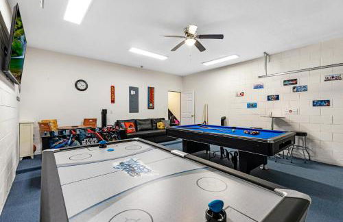 Family Friendly Emerald Island Resort Vacation Home with Private Pool and Spa Near Disney - Foto 43