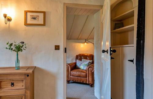 Finest Retreats - The Thatch at Winterborne Houghton - Photo 16