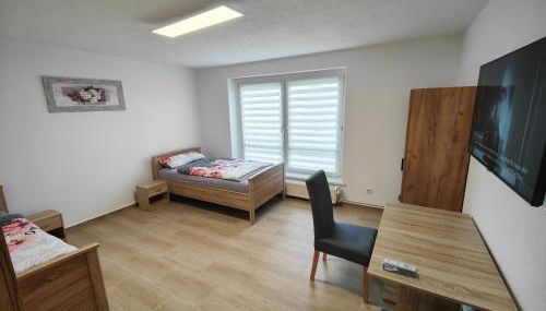 Moderne & Ruhige Unterkunft in Leuna für Arbeiter & Urlauber - Foto 2, wardrobe