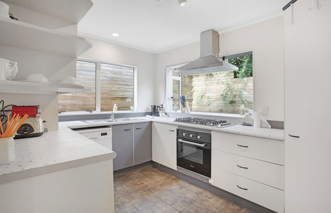 Glen's Hidden Gem with Parking and Deck - Photo 13