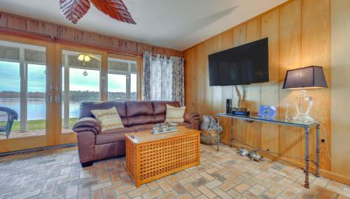 River-View Condo with Boat Slip in Welaka! - Foto 4