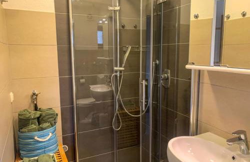 Einliegerwohnung am Stadtrand von Nürtingen - buchbar ab 4 Tagen - Privatunterkunft - Photo 13