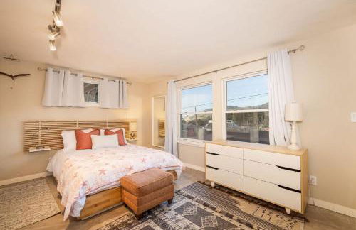 Ocean & Mountain View Home - Walk to Trails Beach Family Activities - Foto 19