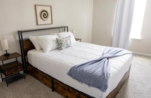 Holistic Campus Rental, LLC - Private Bedrooms in Shared Home with Shared Kitchen - Foto 25