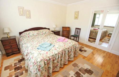 Dean Court Garden - Parking - by Brighton Holiday Lets - Foto 14