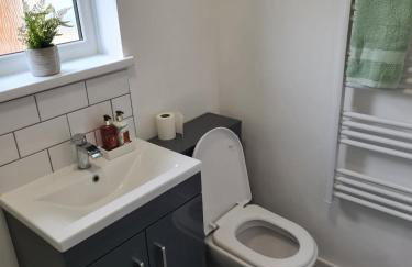 Modern, renovated 3 bed home near railway station - Foto 4