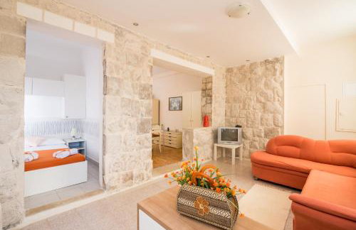 Friendly Apartments - Photo 2