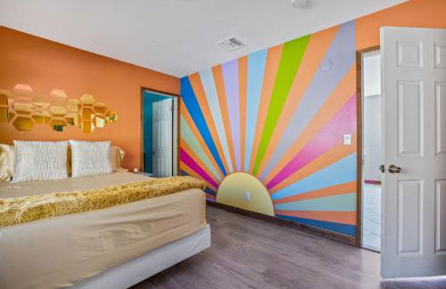 Neon Moon An Elevated Experience w Pool and Spa - Foto 7