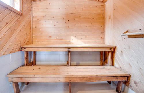 1 Mi to Lake Superior Cottage with Sauna and Rec Room - Foto 3