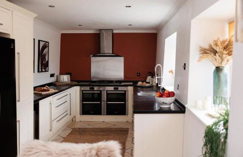 The Farmhouse with two hot tubs - Foto 3