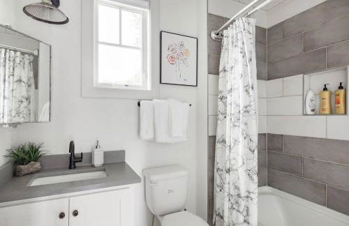 Brand New Luxury Home near Downtown - Foto 40