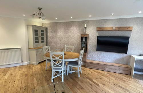 Central Woking - Photo 10