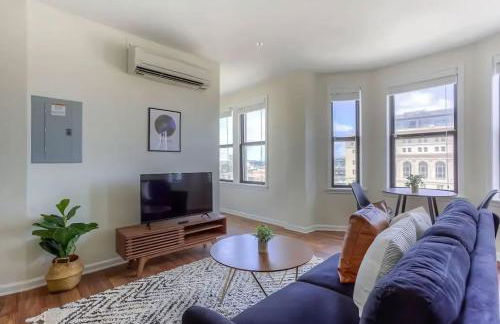 Perfect 1BR In Prime Location & View of Stadiums - Photo 9